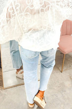 Load image into Gallery viewer, Courtney Cropped jeans