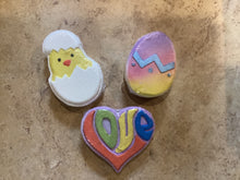 Load image into Gallery viewer, Blue Lacy Shaped Bathbombs