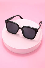 Load image into Gallery viewer, SQUARE CATEYE SUNGLASSES
