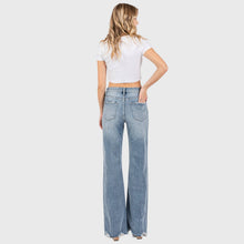 Load image into Gallery viewer, Lilly Vintage Jeans
