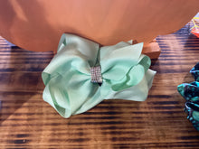 Load image into Gallery viewer, Girls Bows
