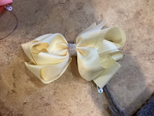 Load image into Gallery viewer, Girls Bows
