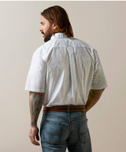 Load image into Gallery viewer, Jameson Classic Fit Button Up
