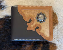 Load image into Gallery viewer, Cowhide &amp; Conch Men’s Bifold
