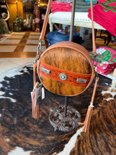 Load image into Gallery viewer, Trinity Ranch Cowhide Purse
