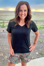 Load image into Gallery viewer, Simple Sterling Top-Black
