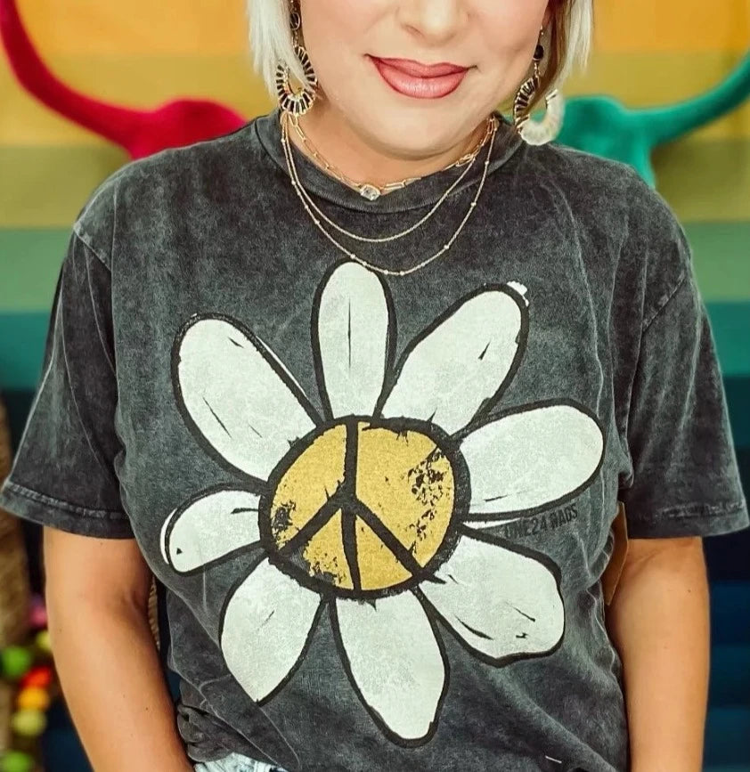 Dirty Daisy Tee