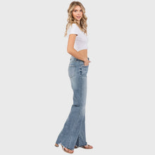 Load image into Gallery viewer, Lilly Vintage Jeans

