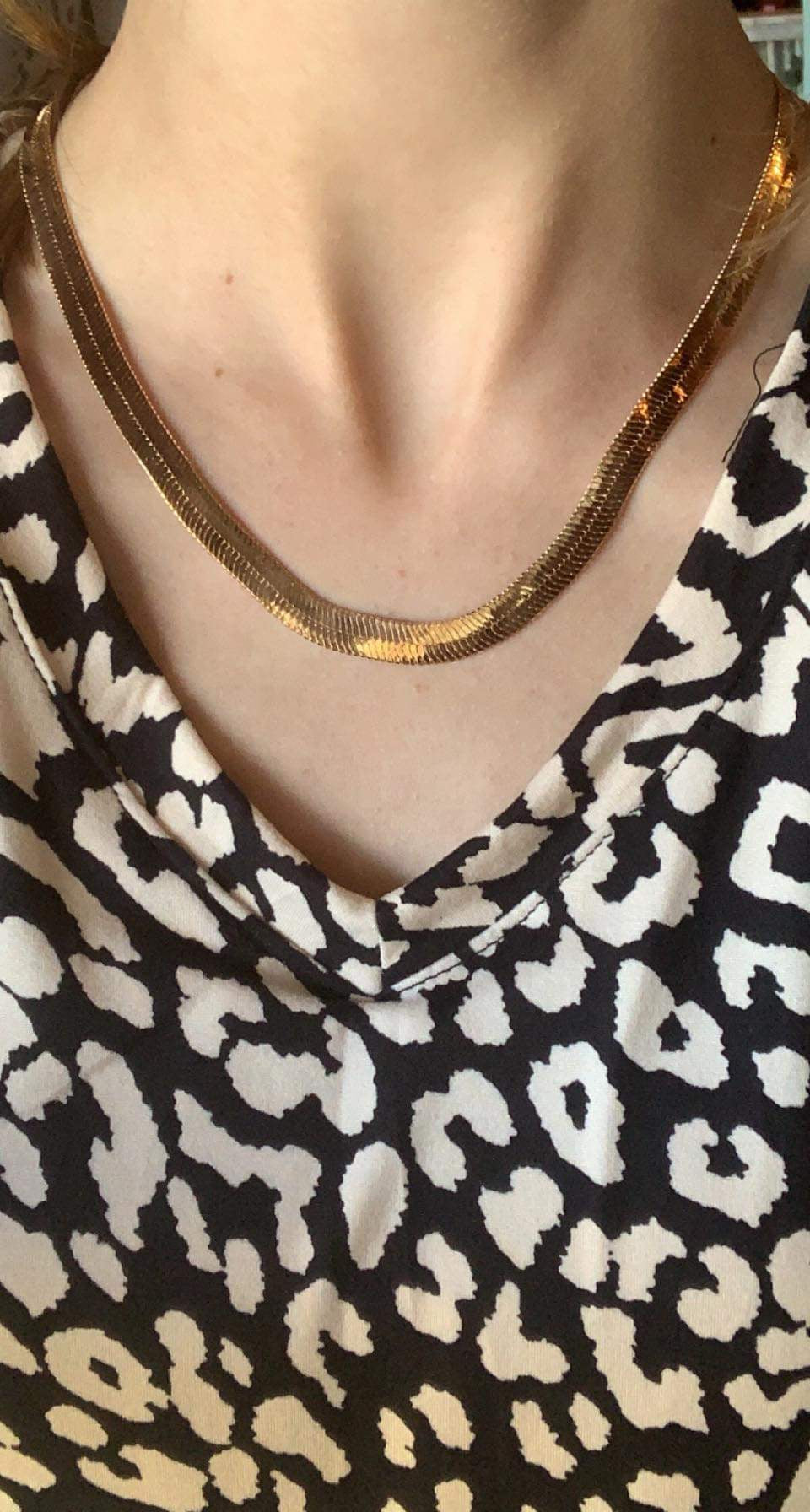 So Chic Gold Necklace